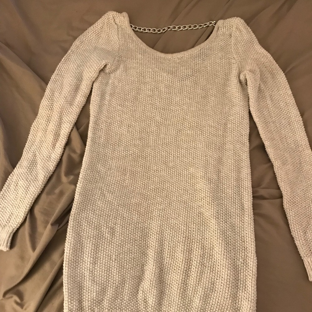 DYNAMITE BRAND SWEATER